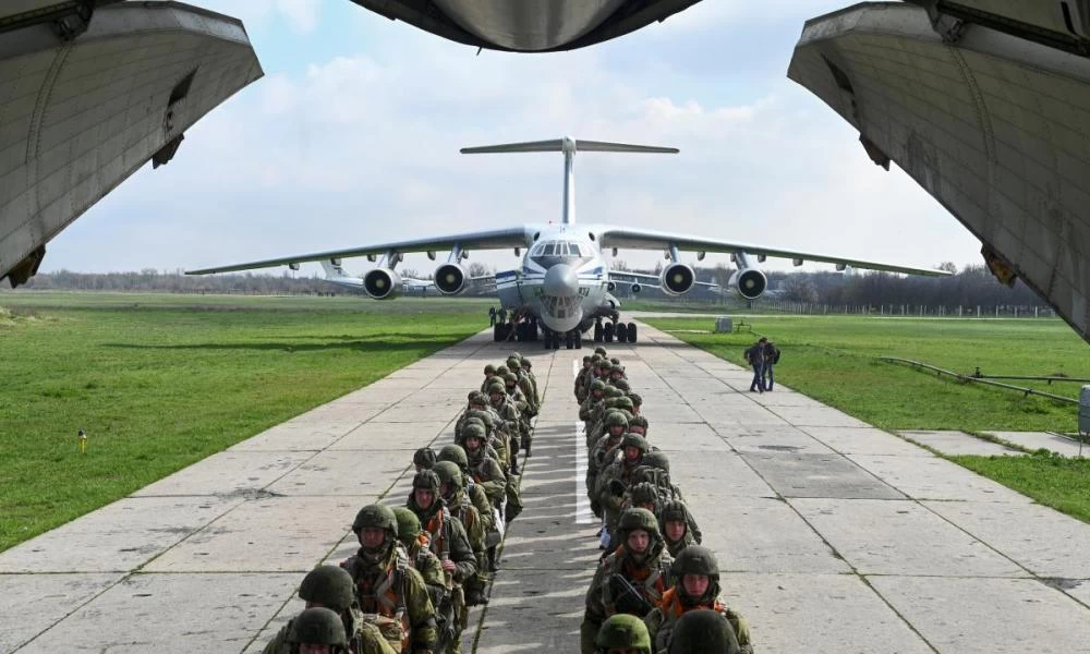 Νεκρός Ουκρανός στρατιώτης από ρωσικά πυρά - Απόρθητο ”φρούριο” έγινε η Κριμαία